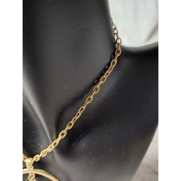 the Sak multi-shaped layered circle loop necklace - Picture 6 of 6